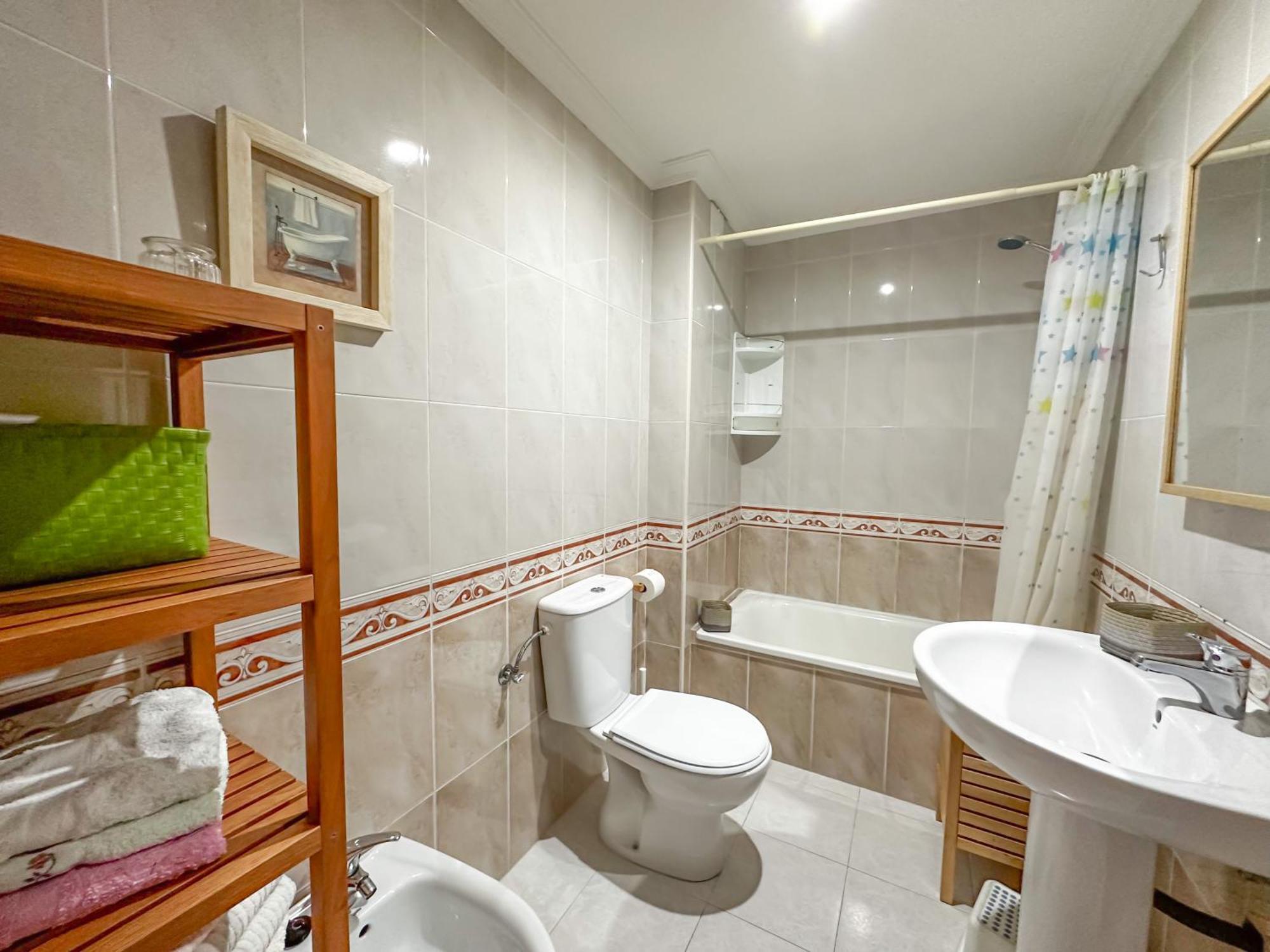 Apartamento Completo, Amplio, Muy Iluminado Y Con Plaza De Garaje Incluida. О Грове Екстериор снимка