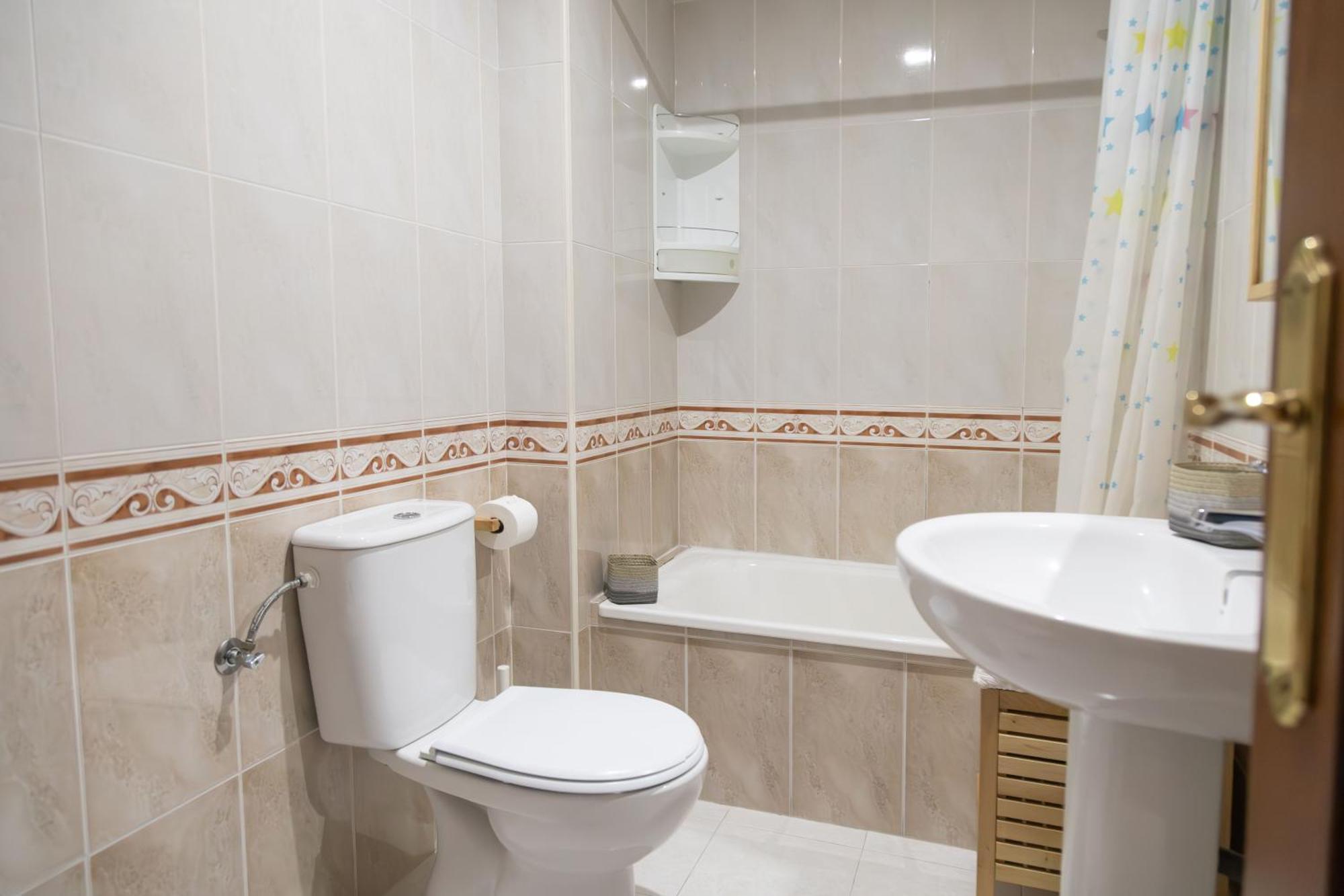 Apartamento Completo, Amplio, Muy Iluminado Y Con Plaza De Garaje Incluida. О Грове Екстериор снимка