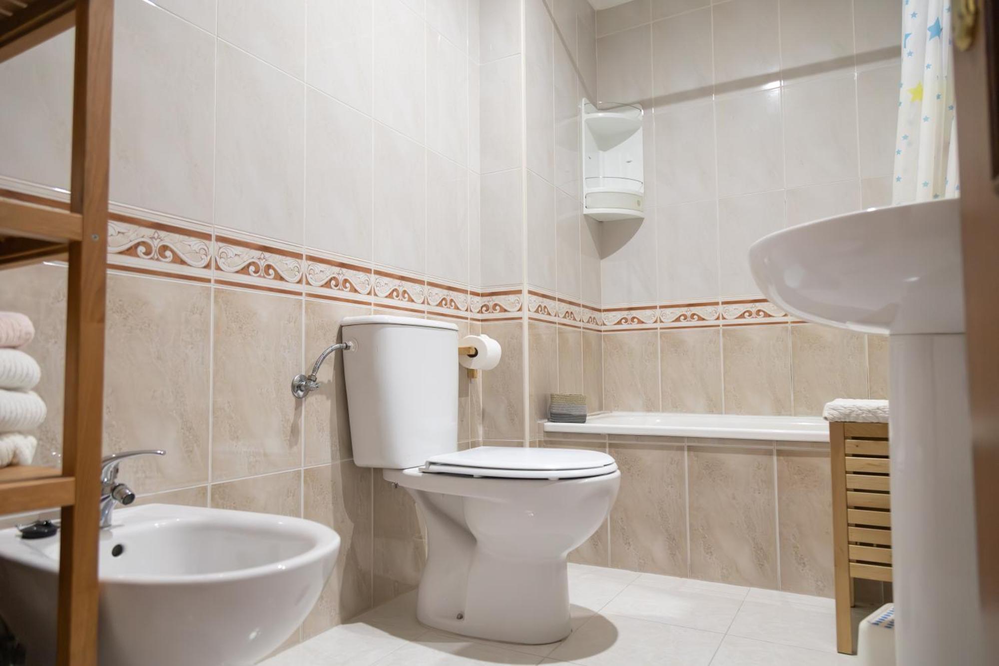 Apartamento Completo, Amplio, Muy Iluminado Y Con Plaza De Garaje Incluida. О Грове Екстериор снимка