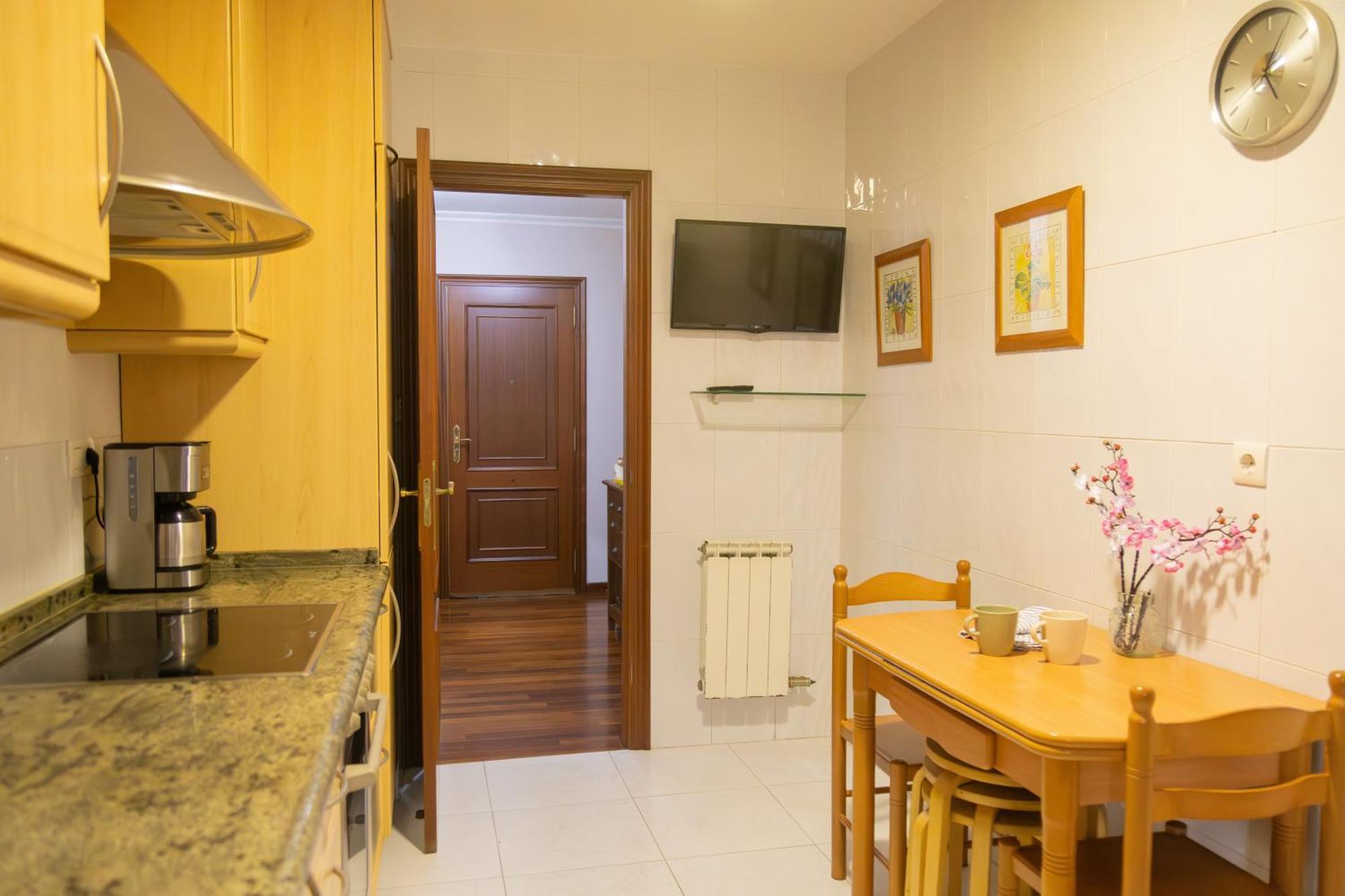 Apartamento Completo, Amplio, Muy Iluminado Y Con Plaza De Garaje Incluida. О Грове Екстериор снимка