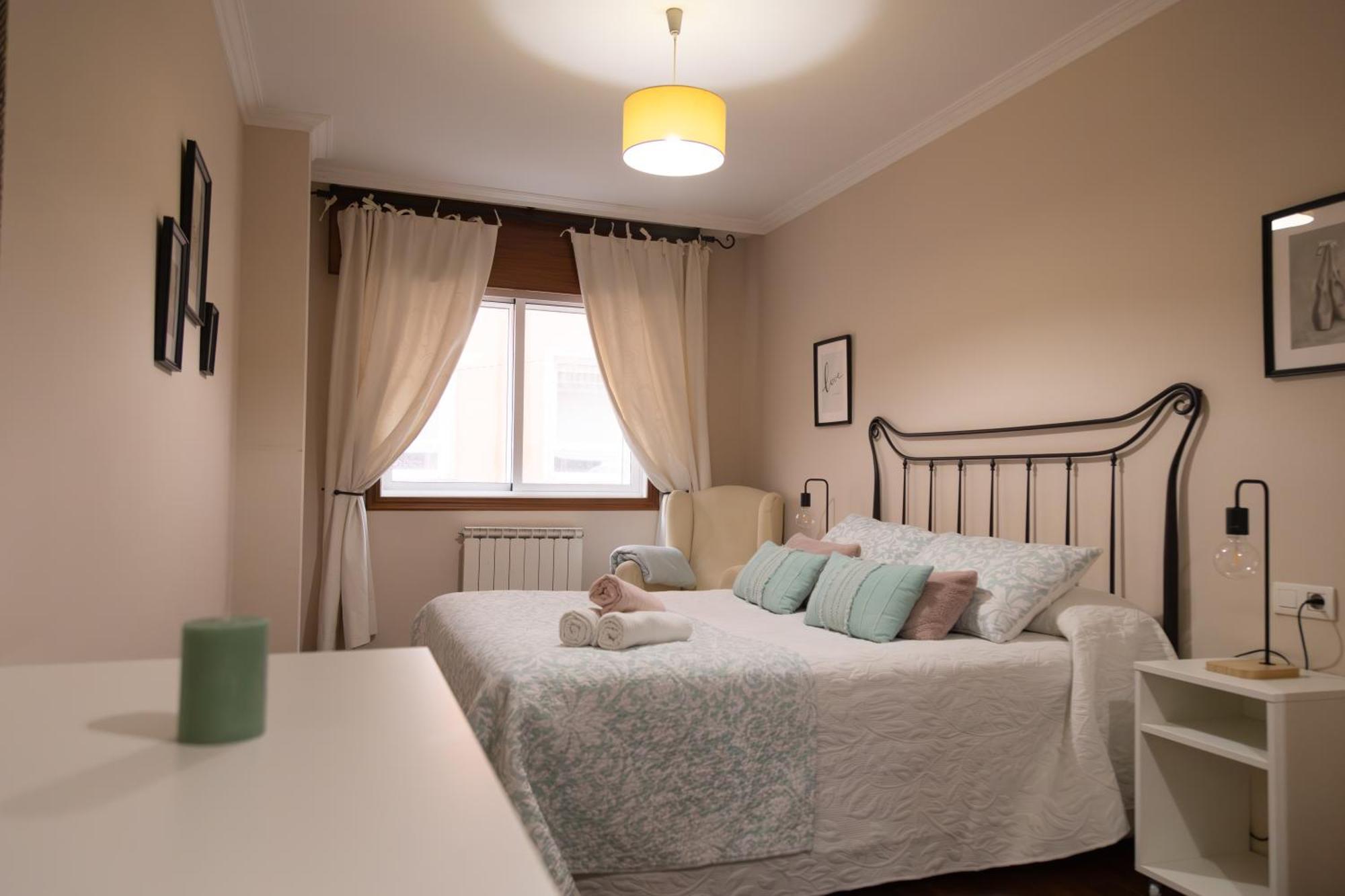 Apartamento Completo, Amplio, Muy Iluminado Y Con Plaza De Garaje Incluida. О Грове Екстериор снимка