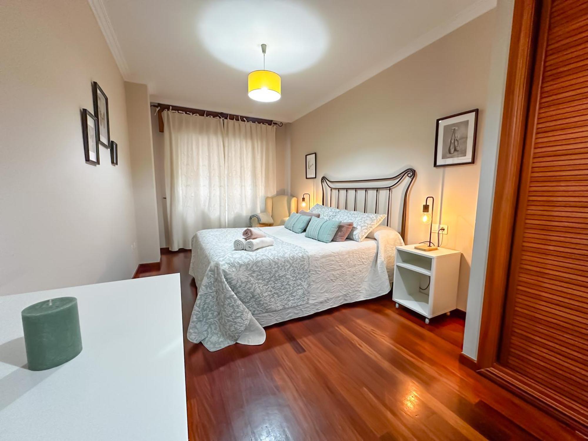 Apartamento Completo, Amplio, Muy Iluminado Y Con Plaza De Garaje Incluida. О Грове Екстериор снимка