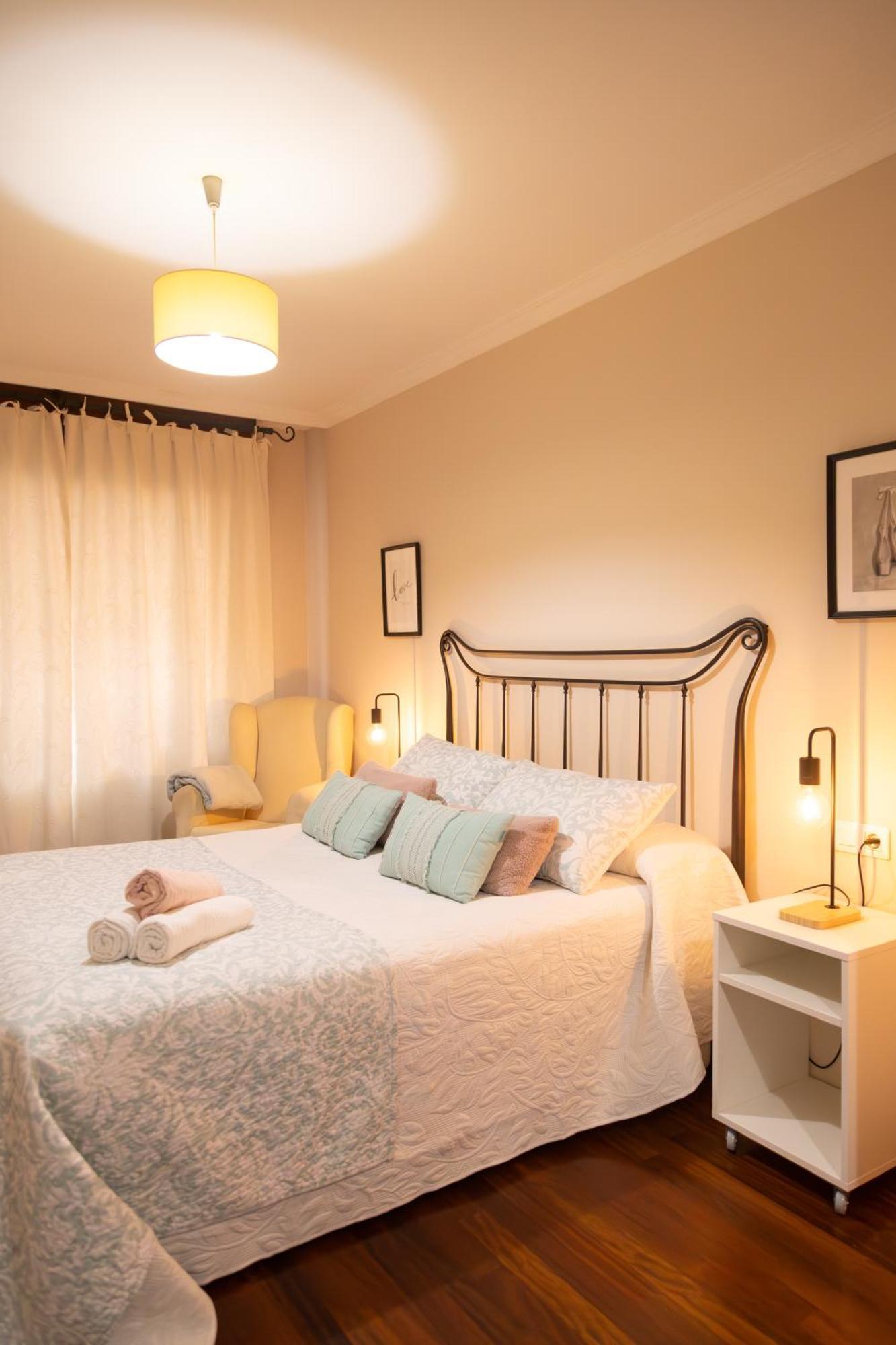 Apartamento Completo, Amplio, Muy Iluminado Y Con Plaza De Garaje Incluida. О Грове Екстериор снимка