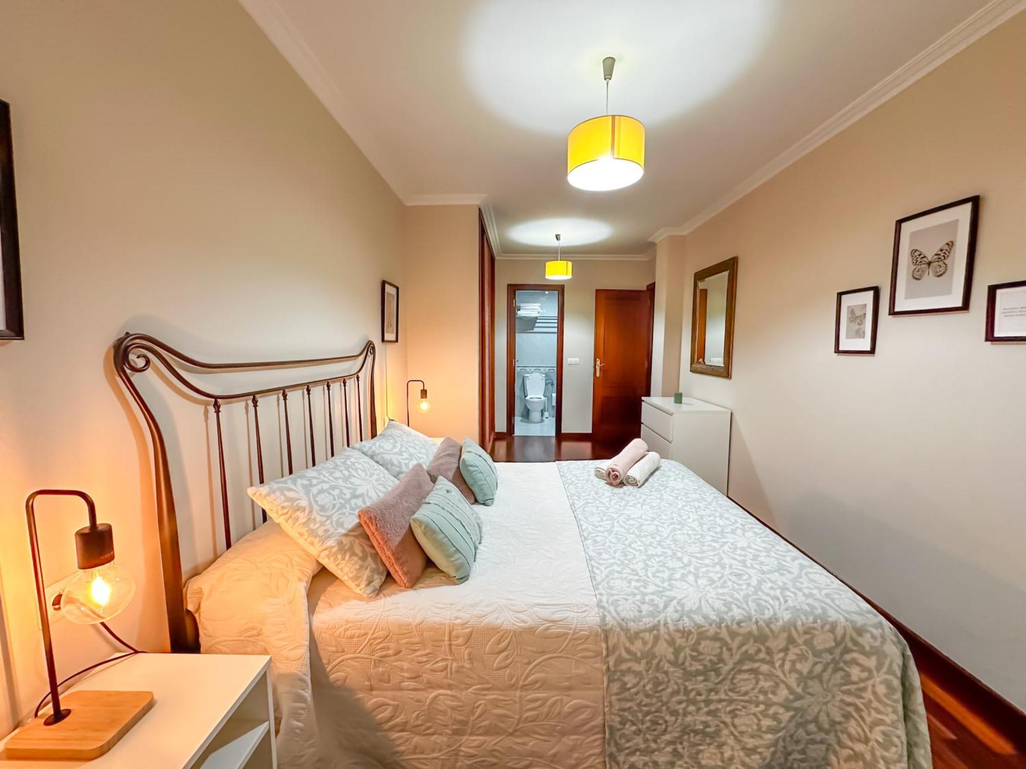 Apartamento Completo, Amplio, Muy Iluminado Y Con Plaza De Garaje Incluida. О Грове Екстериор снимка