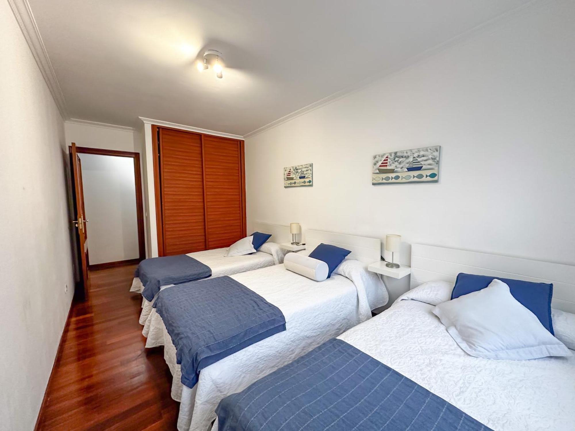Apartamento Completo, Amplio, Muy Iluminado Y Con Plaza De Garaje Incluida. О Грове Екстериор снимка
